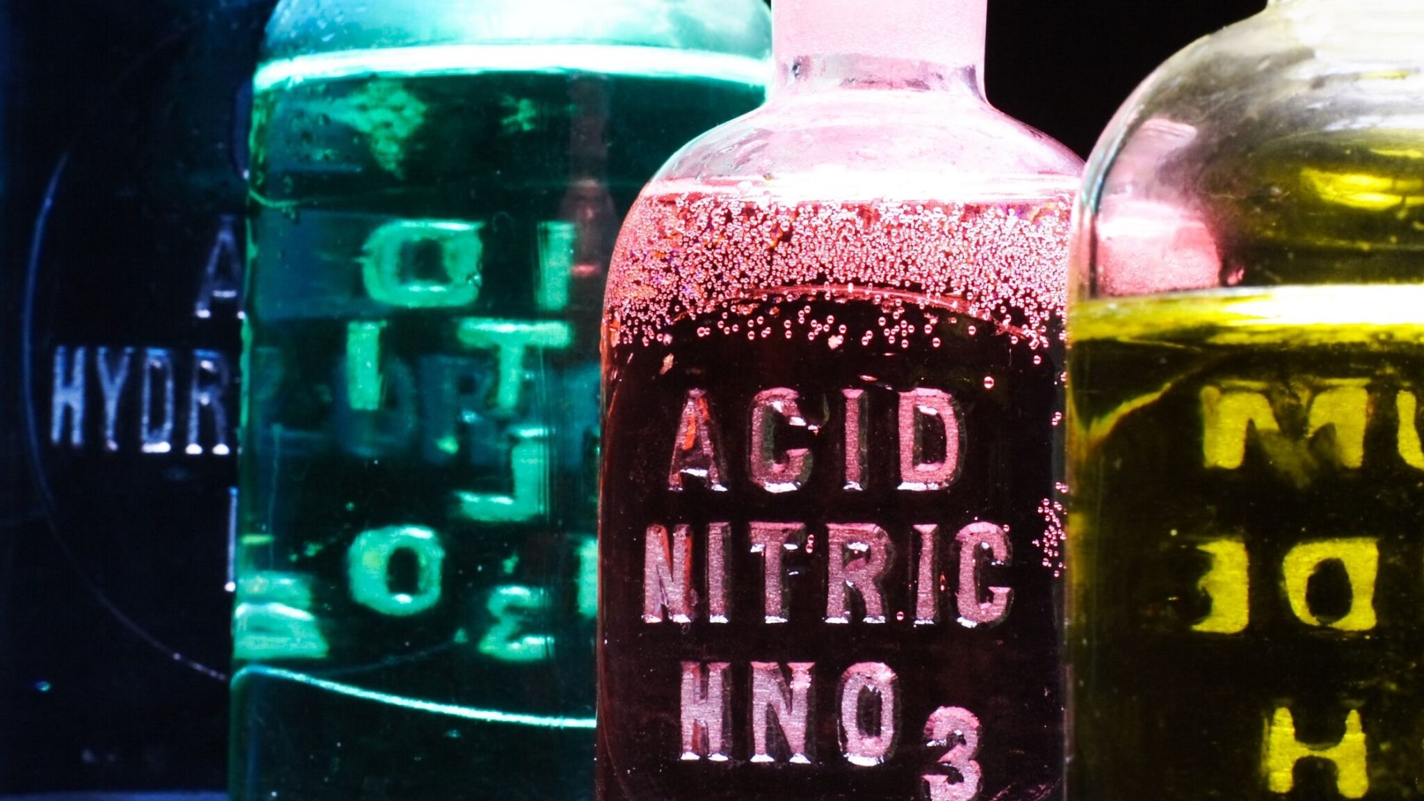 Most Dangerous Acids You Must Handle Carefully in a Lab