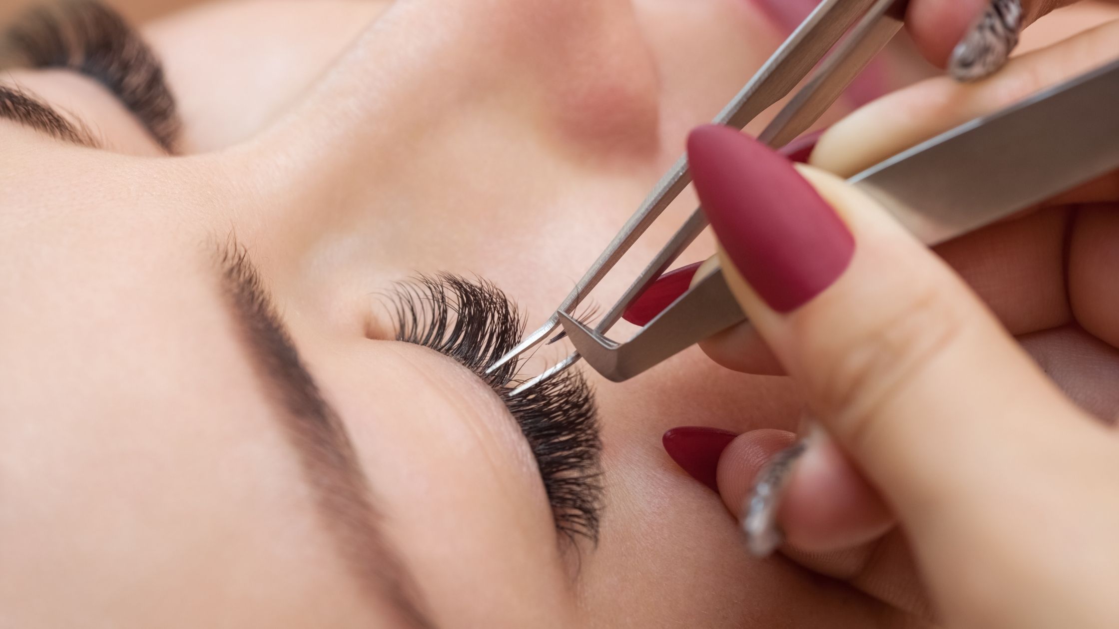 a process to remove eyelash extensions using an eyelash remover