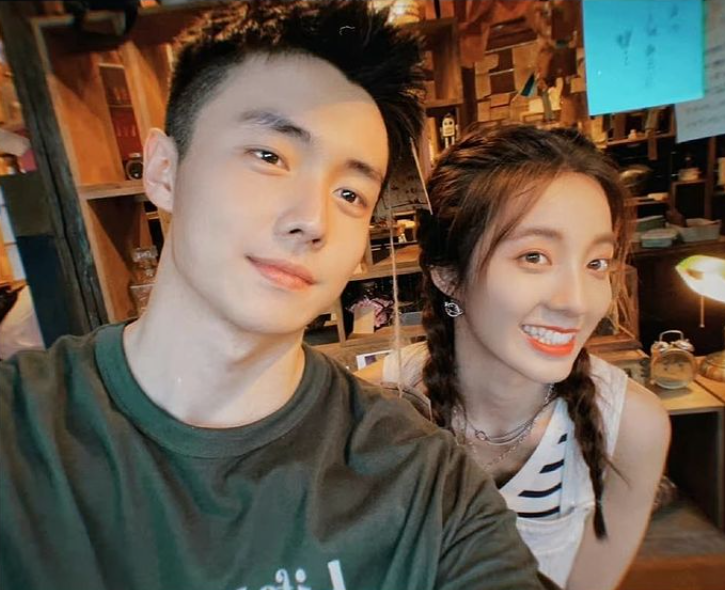 Wan Peng with her husband Wei Sin