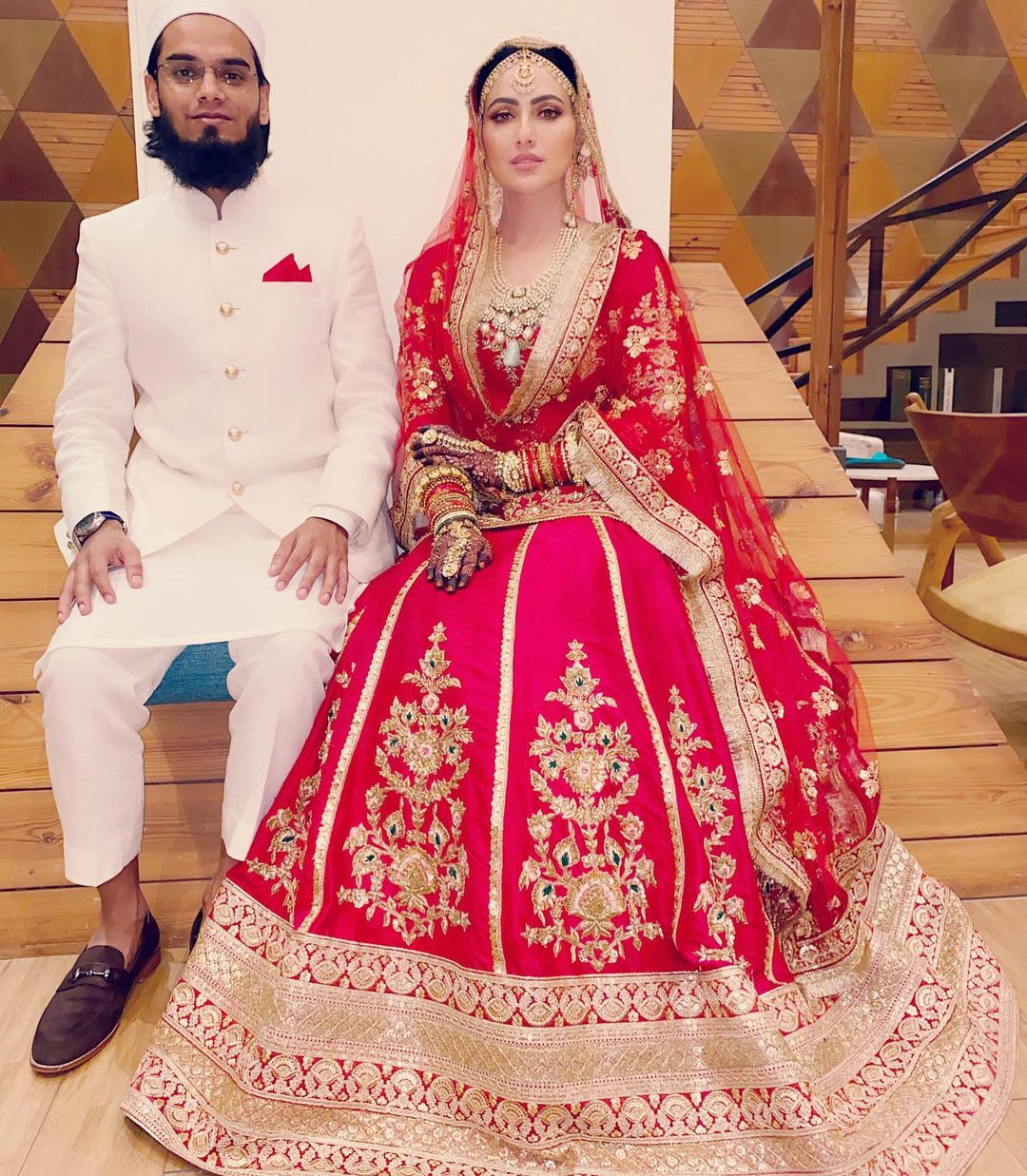 Mufti Anas Sayed and Sana Khan on their wedding day